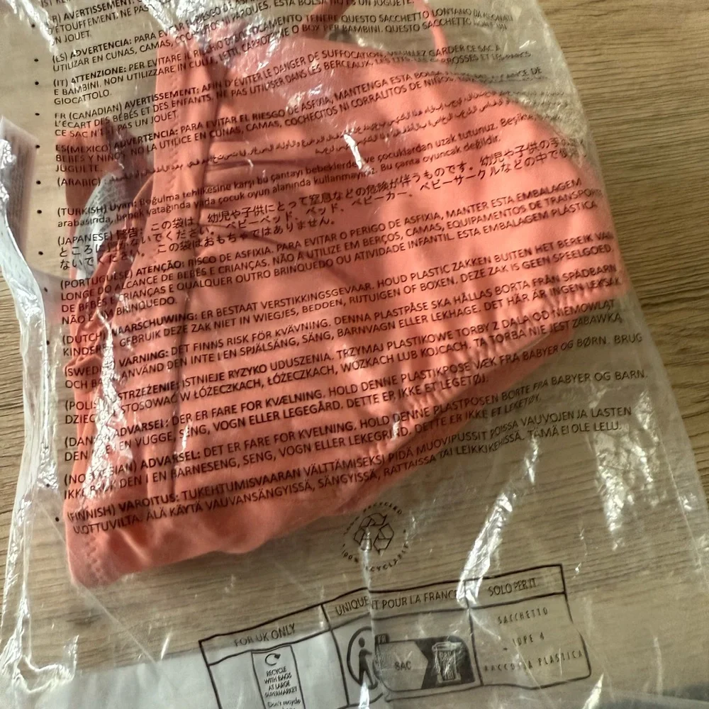 Amazon Essentials Coral Bikini Top